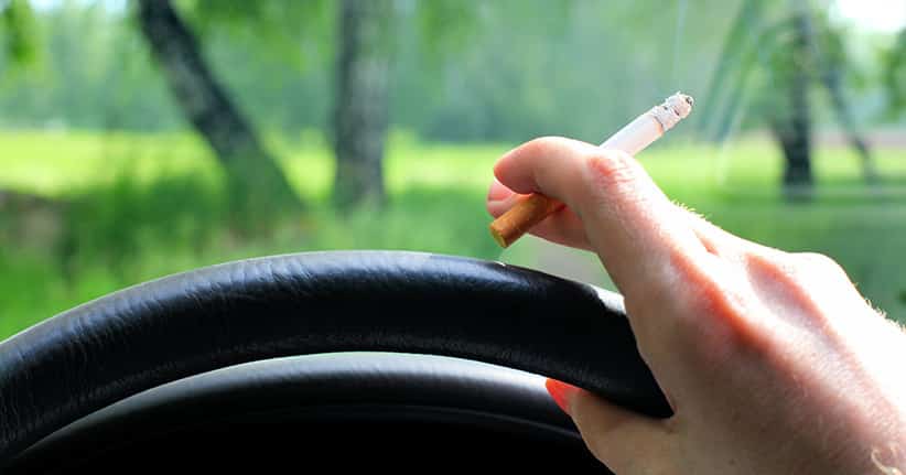 Bundesärztekammer fordert Rauchverbot im Auto