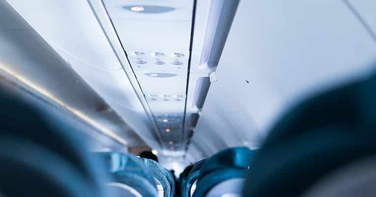 Randale an Bord – wie sich Flugbegleiter gegen Fluggäste wehren
