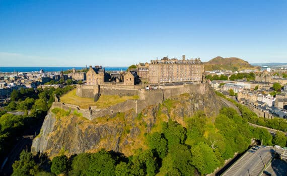 Die schottische Hauptstadt Edinburgh – eine Stadt mit Flair